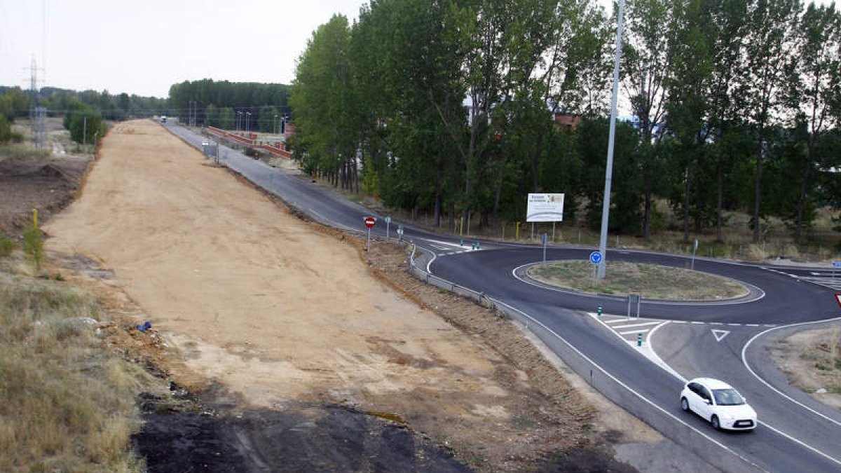 La traza del desdoblamiento del acceso Sur, en la prolongación de Saenz de Miera una vez superada la Ronda Sur.