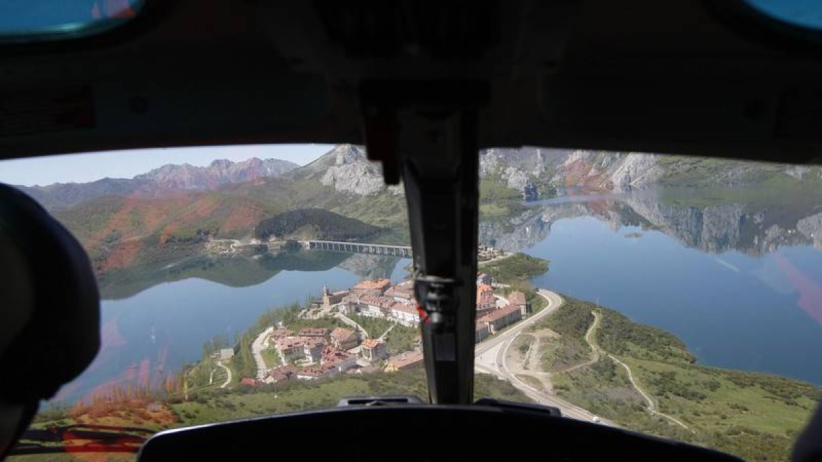 Riaño visto desde la cabina de un avión