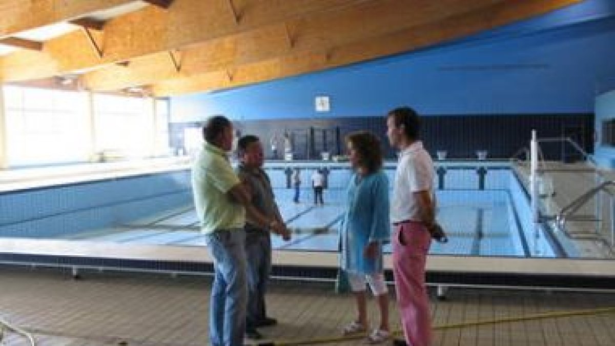 Natalia Rodríguez Picallo, durante su visita a las obras de la piscina de La Palomera.