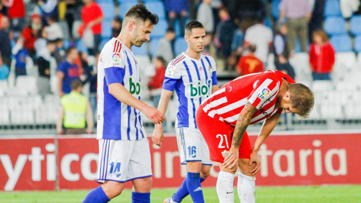 Jonathan entró en el once titular sustituyendo a Andy, lesionado en el calentamiento.
