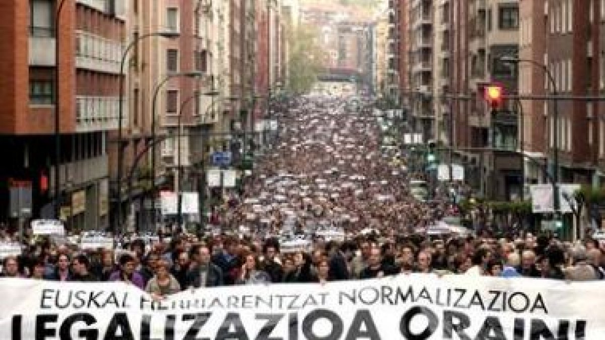 Manifestación convocada en Bilbao para reclamar la legalización de Sortu.