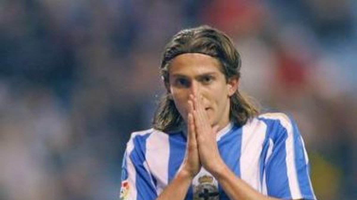 El lateral del Deportivo Filipe Luis se acerca al Barça.