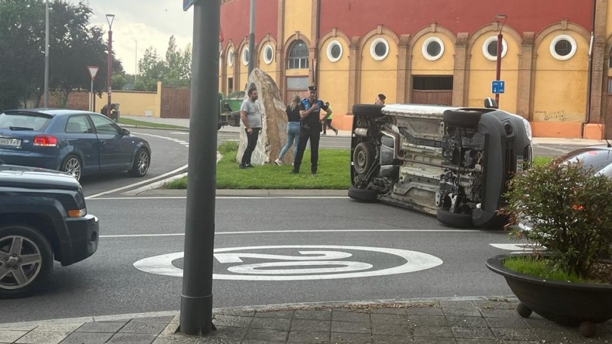 La zona del accidente ha sufrido un notable atasco durante varios minutos. SV