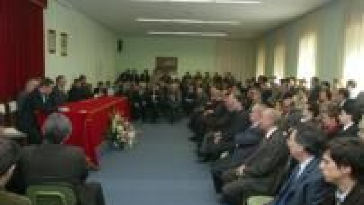 La entrega de las encomiendas de Alfonso X el Sabio congregó a multitud de ex alumnos