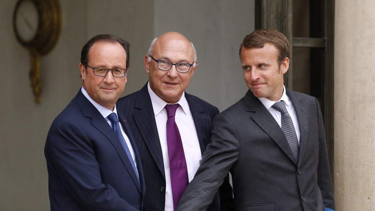 François Hollande y los ministros de Economía y Finanzas.
