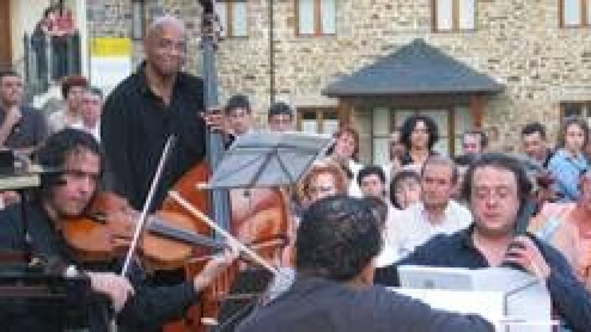 Uno de los diversos conciertos que tuvieron lugar en Robles