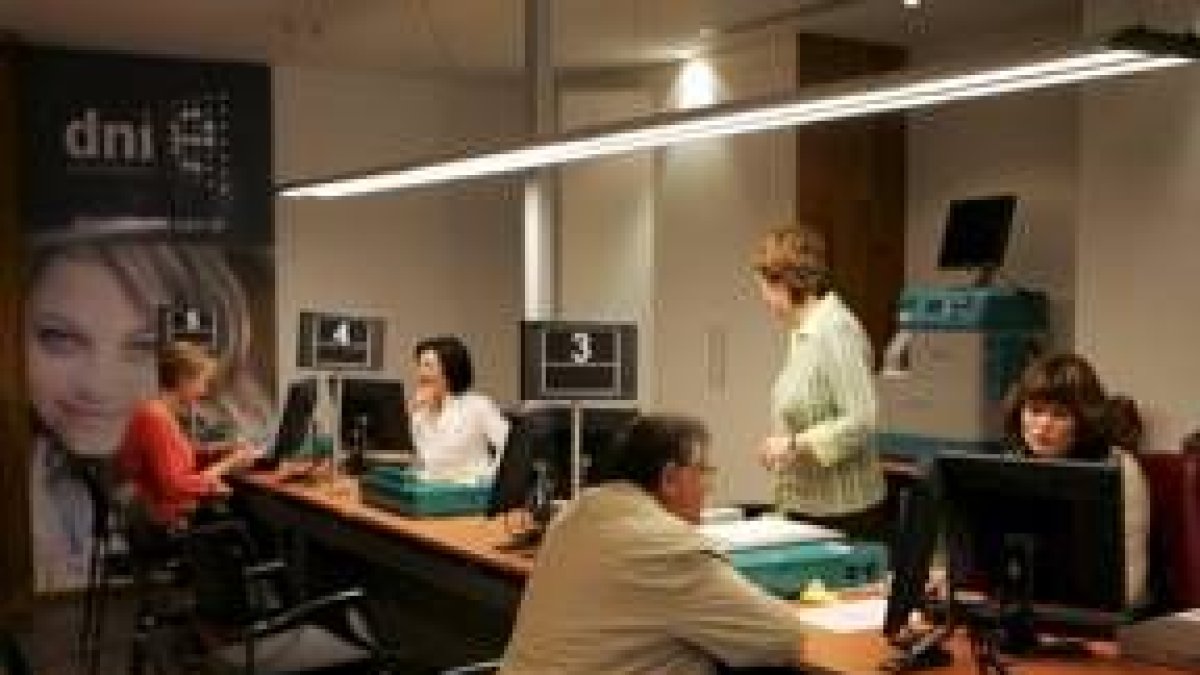 Actividad en las oficinas del DNI electrónico estos días pasados