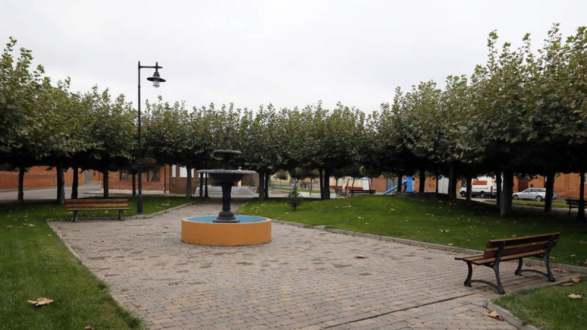 Este municipio está compuesto por cuatro localidades; Laguna Dalga, Santa Cristina, San Pedro de las Dueñas y Soguillo del Páramo. Se encuentra a 30 kilómetros de la capital leonesa y cuenta con mil habitantes. La principal actividad es la agricultura. En