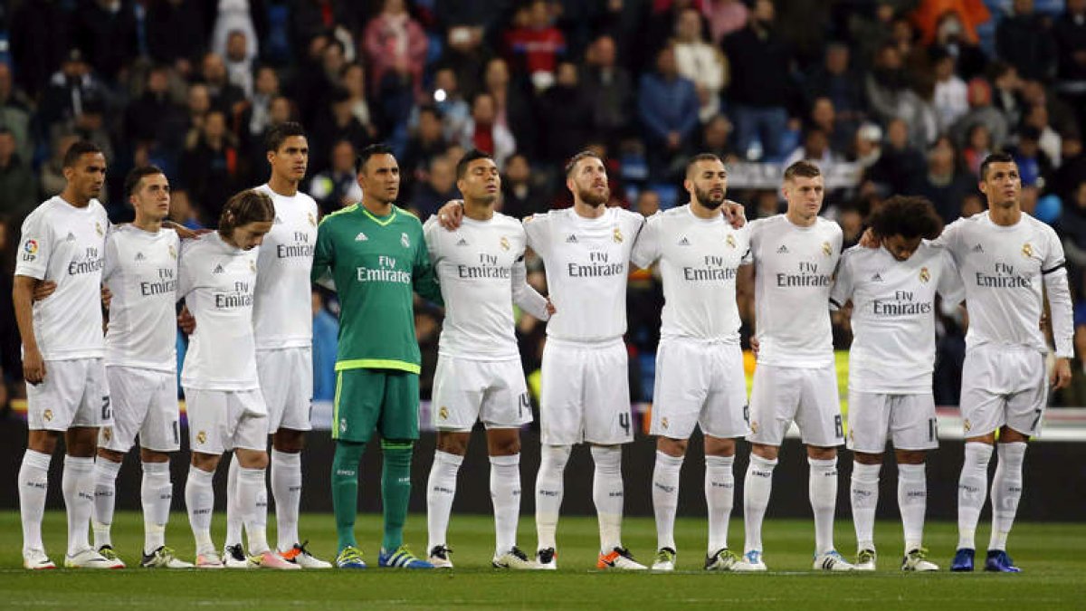 Los jugadores del Real Madrid, más unidos que nunca en el campo. MARISCAL