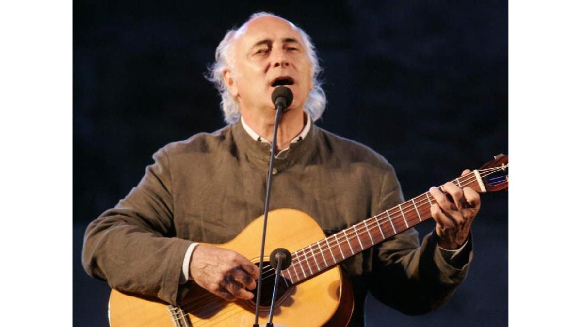 El cantautor natural de Dehesas, Amancio Prada.
