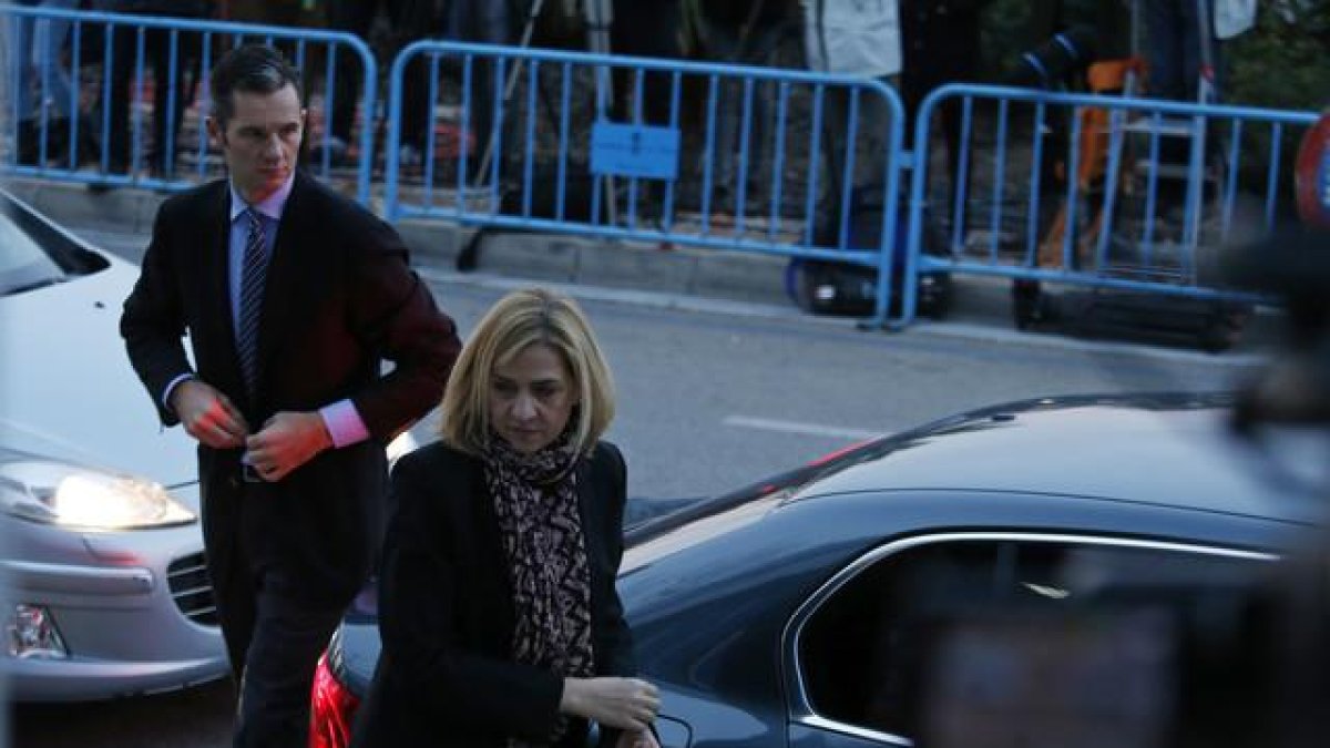 La infanta y su marido, a su llegada a los juzgados