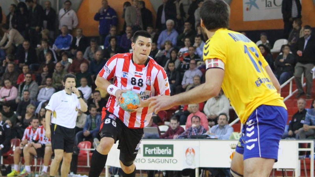 Darko Dimitrievski, con el Puerto Sagunto esta temporada.