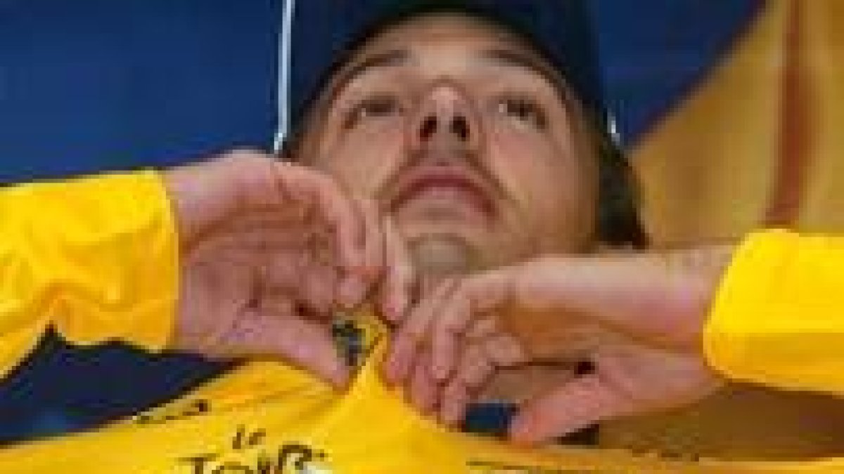 Cancellara se vistió de líder sorprendentemente en la prólogo de Lieja