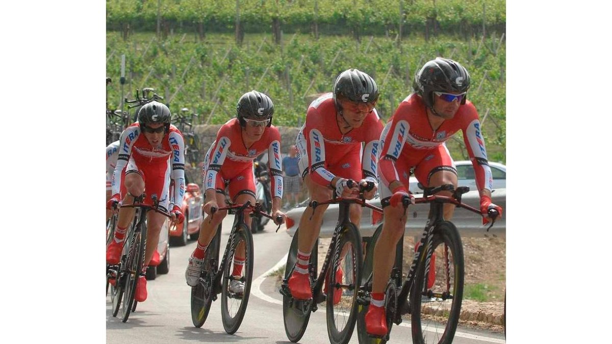 Purito encabeza al Katusha en la contrarreloj por equipos.