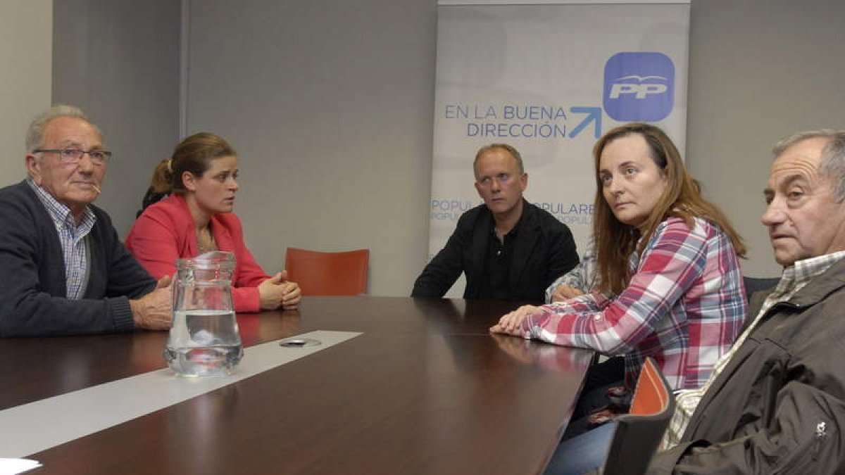 Los ediles de Cuadros dejaron el PP.