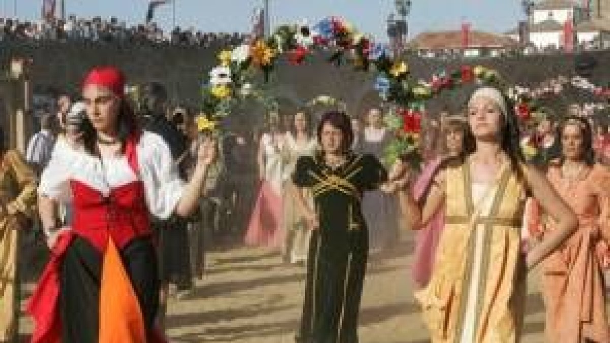 Las damas volverán a pasear sus arcos florales por el palenque de Hospital de Órbigo