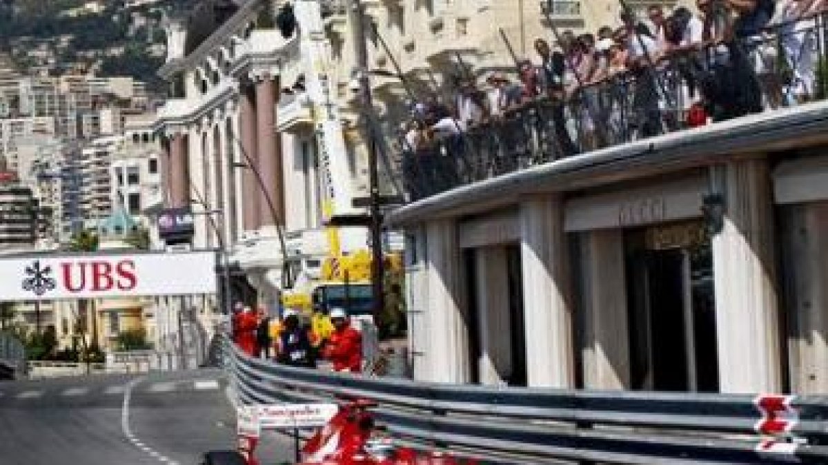 Alonso logró un excelente rendimiento de su Ferrari en los entrenamientos libres de Montecarlo.