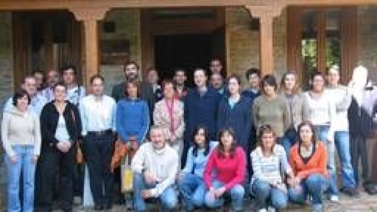 Participantes en el curso de Villablino, antes de iniciar las actividades
