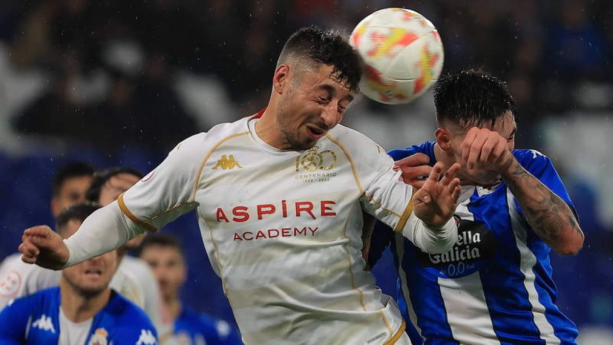 Deportivo y Cultural disputaron un partido de mucha emoción en una segunda parte muy diferente a la primera, en la que el equipo leonés estuvo muy flojo. FERNANDO FERNÁNDEZ