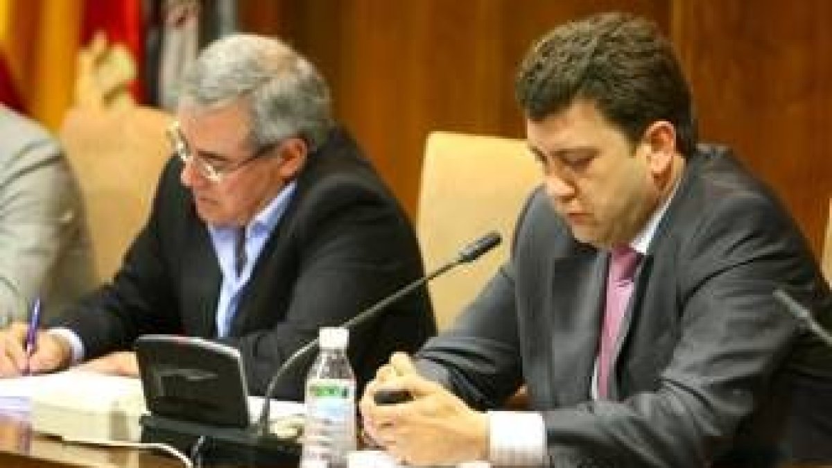 Juan Elicio Fierro y López Riesco, durante la sesión extraordinaria