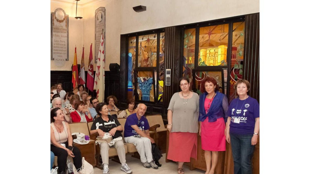Los educadores durante su visita a Astorga.