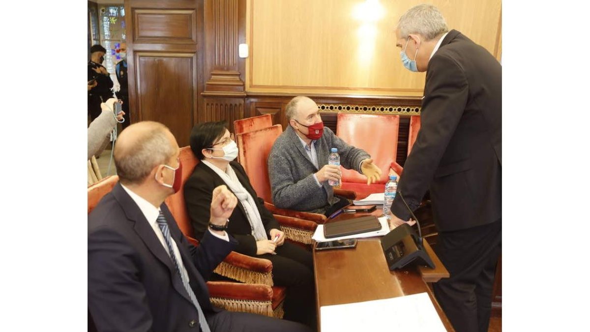 Los ediles de la UPL hicieron cambiar el voto del PSOE. RAMIRO