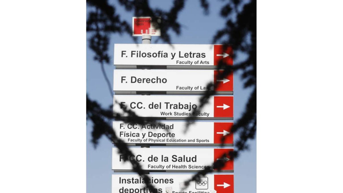 El mapa de titulaciones de León sigue esperando por el cartel de Medicina. MARCIANO PÉREZ
