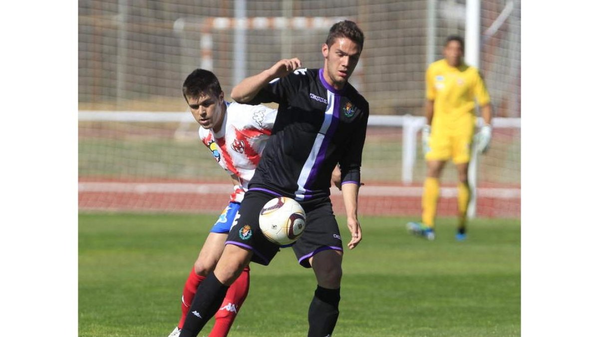 El equipo rojiblanco cedió los tres puntos ante el filial vallisoletano.