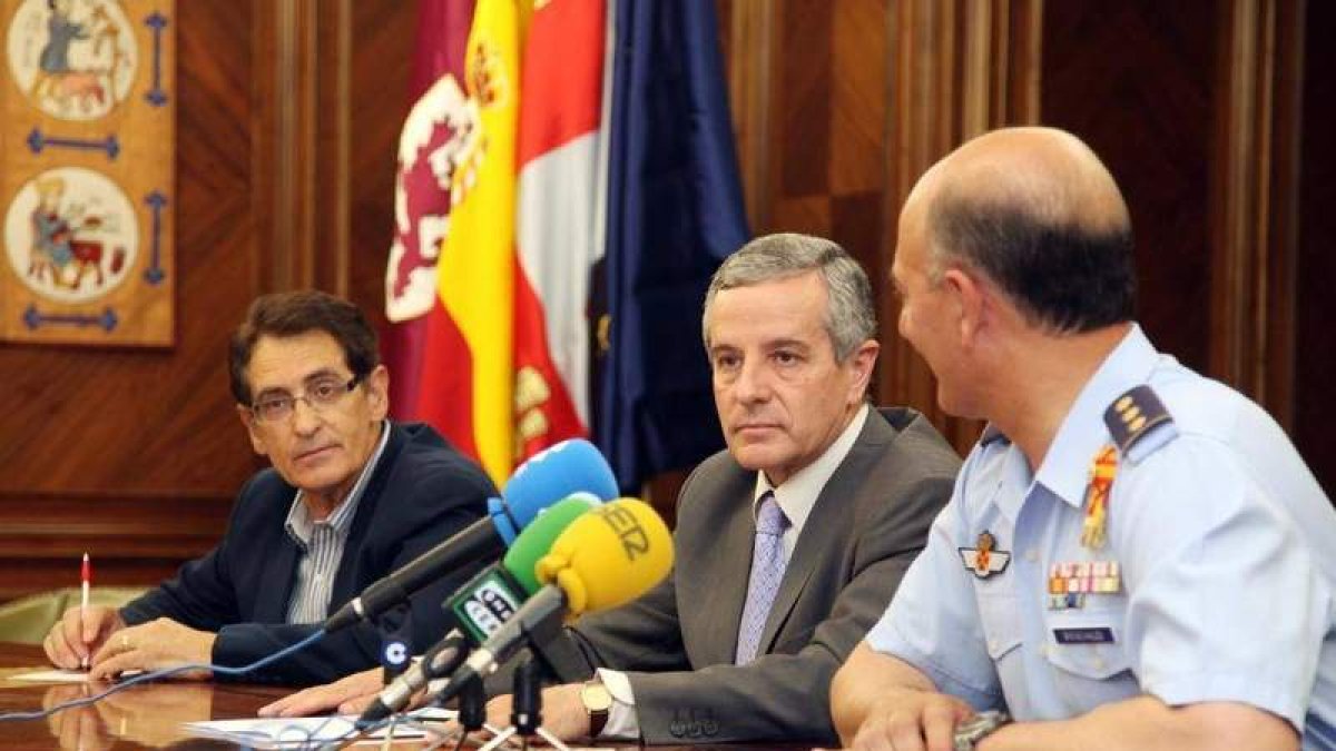 Hermenegildo López, Emilio Gutiérrez y Lucas Bronchales presentaron los actos.