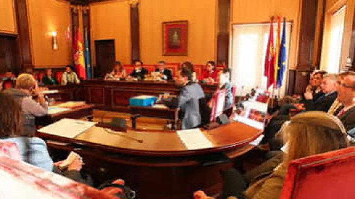 Sesión del pleno municipal celebrado ayer en el Ayuntamiento de San Marcelo.