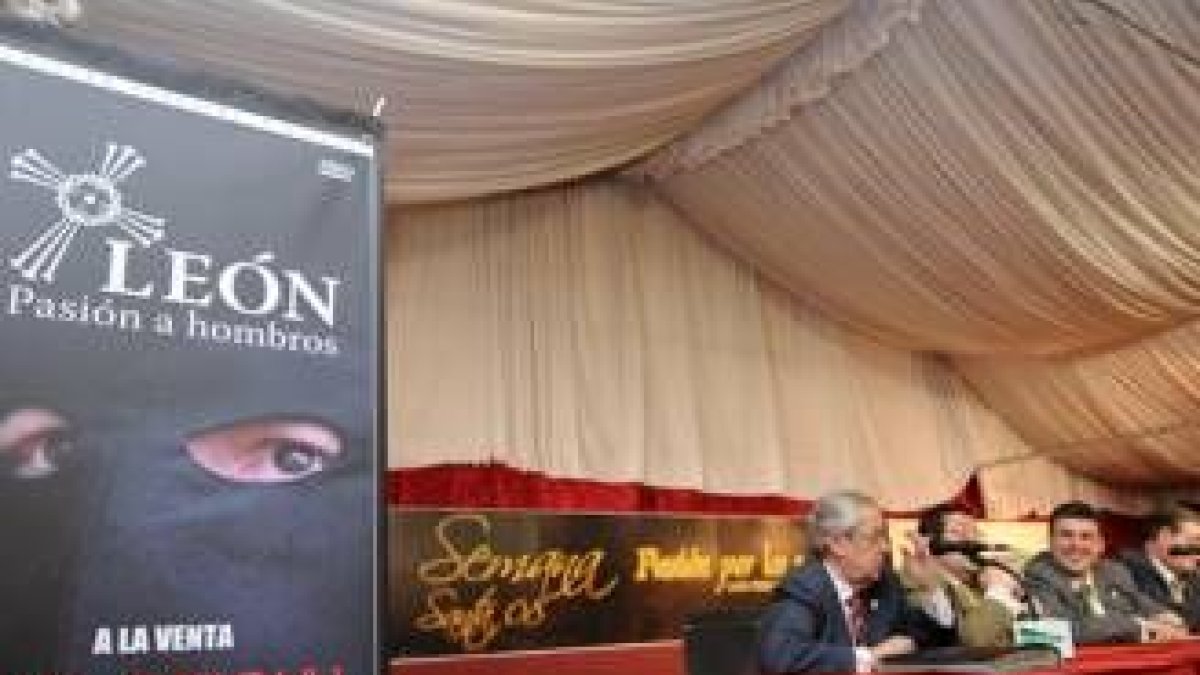 Un momento de la presentación oficial del DVD de la Semana Santa de León