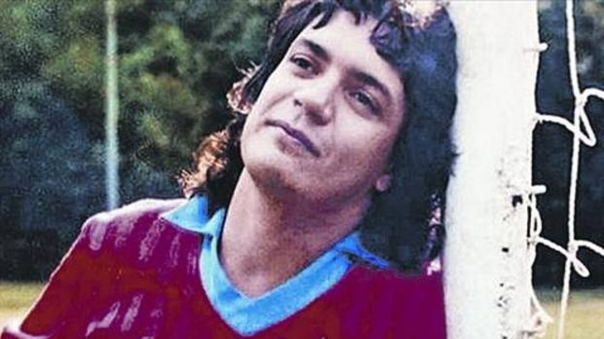 Carlos Henrique Raposo, con la camiseta del Ajaccio de Francia.