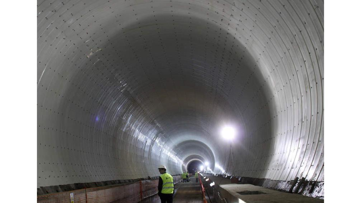 Imagen del avance de las obras en uno de los túneles de la Variante de Pajares.
