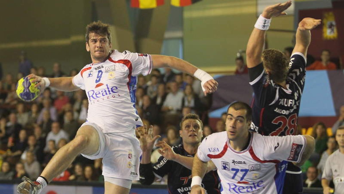 El traspaso del lateral al club francés se concretará, seguramente, en los próximos días.