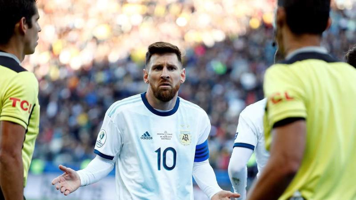 Messi, tras su expulsión en la Copa América ante Chile. SEBASTIÃO MOREIRA