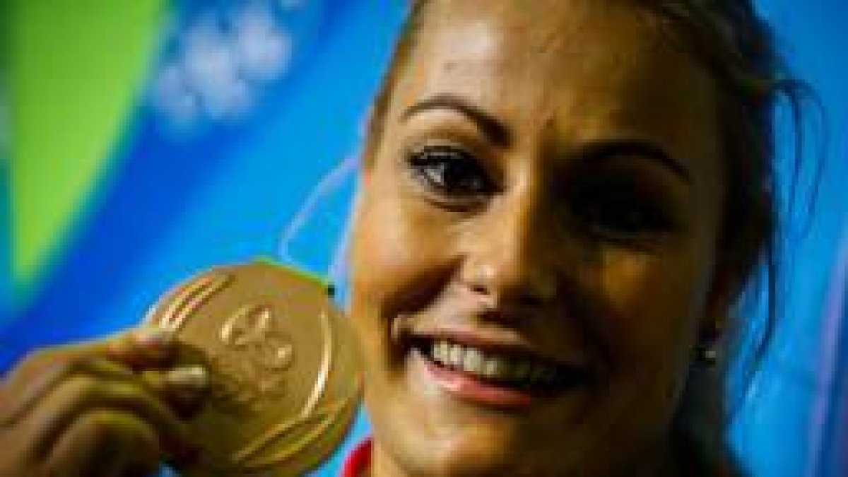 Lidia Valentín con su bronce olímpico. BIZERRA