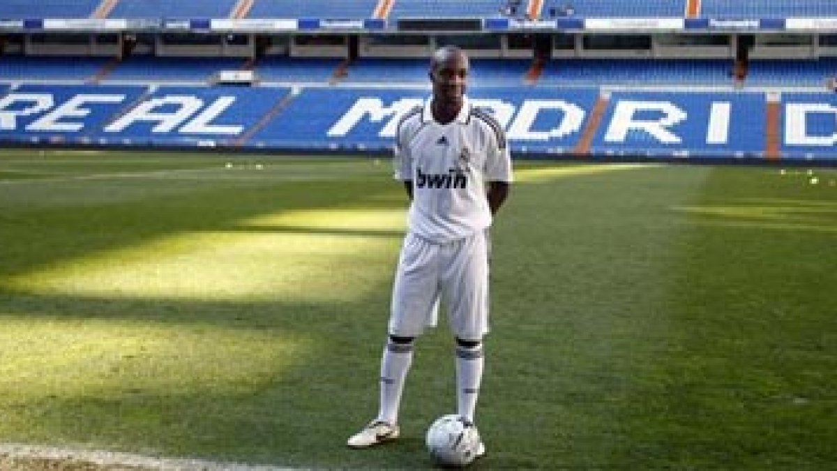 Lassana Diarra, en un momento de su presentación hoy en el Santiago Bernabéu