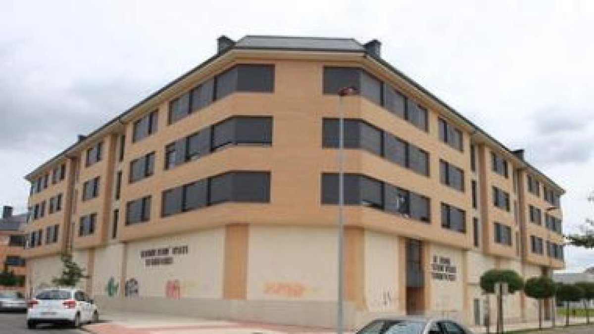 Una de las promociones del barrio de Flores del Sil que culminó la constructora de Pérez.