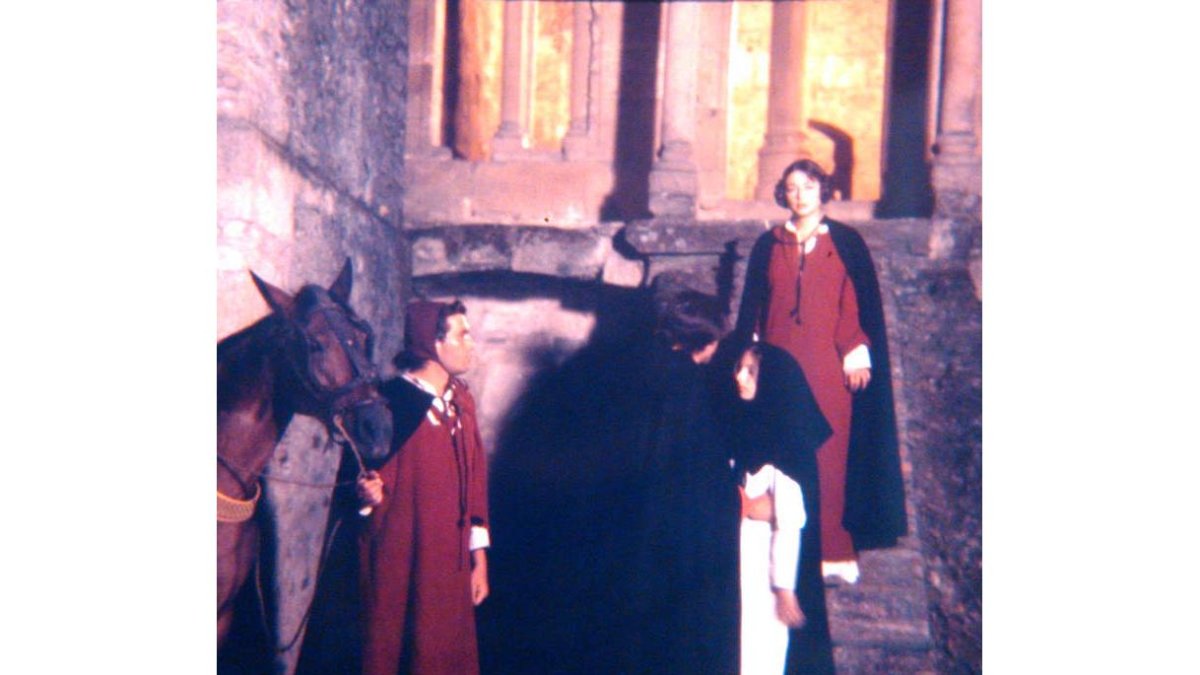 Escena grabada en el Monasterio de Carracedo.