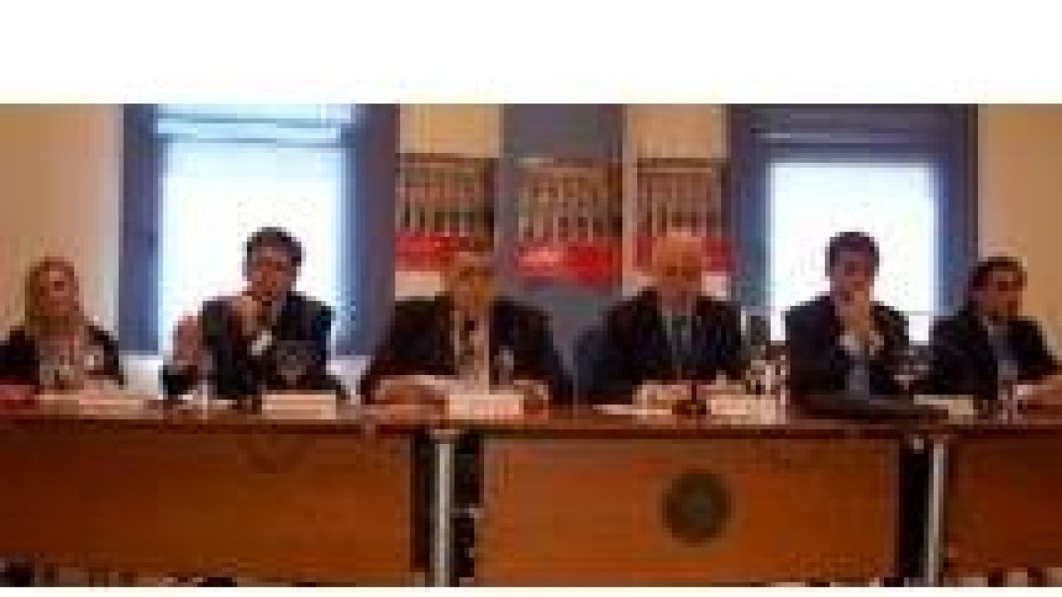 Una mesa redonda cerró las actividades del seminario en Valladolid