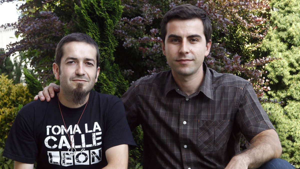 David C. Manceñido y Félix Javier G. Estébanez son dos jóvenes biólogos leoneses autores de uno de los trabajos más completos sobre el estudio de la mariposa en la provincia.