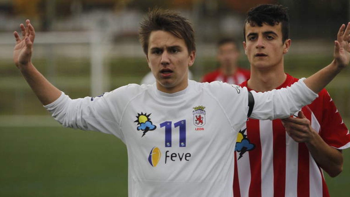 Al equipo leonés se le escapa la victoria en el último minuto.