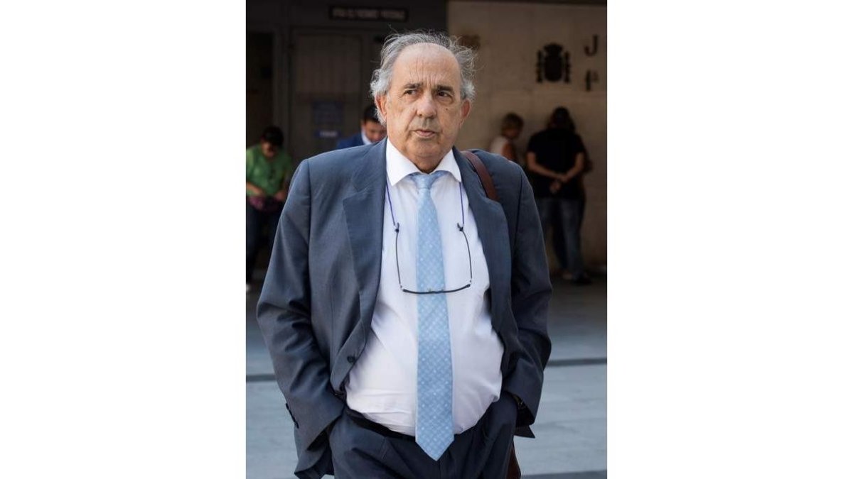 Enrique Álvarez Conde, en una imagen de archivo. LUCA PIERGIOVANNI