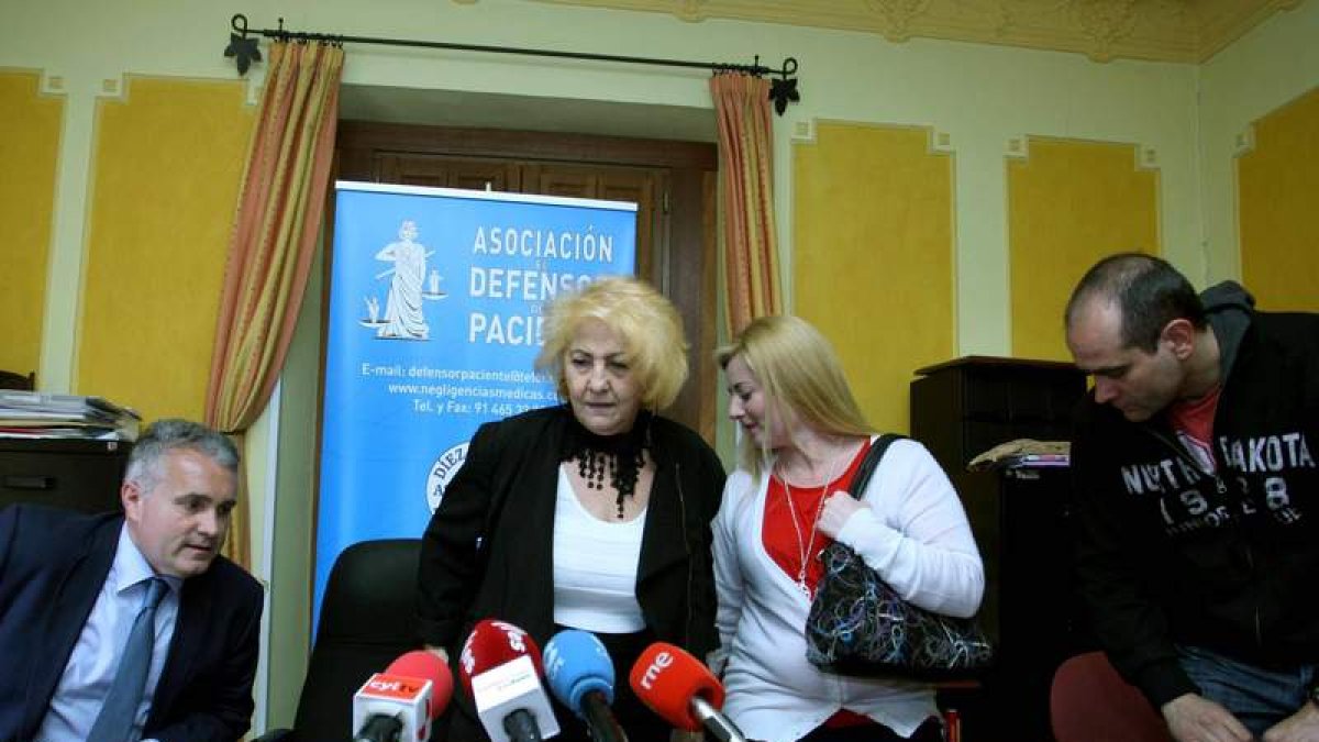 La presidenta del Defensor del Paciente, Carmen Flores, ayer, en Valladolid.