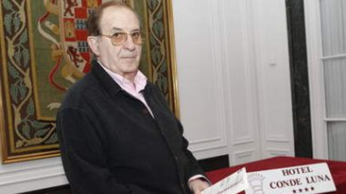 Ángel Muñiz preside el Hogar Leonés en Bilbao.
