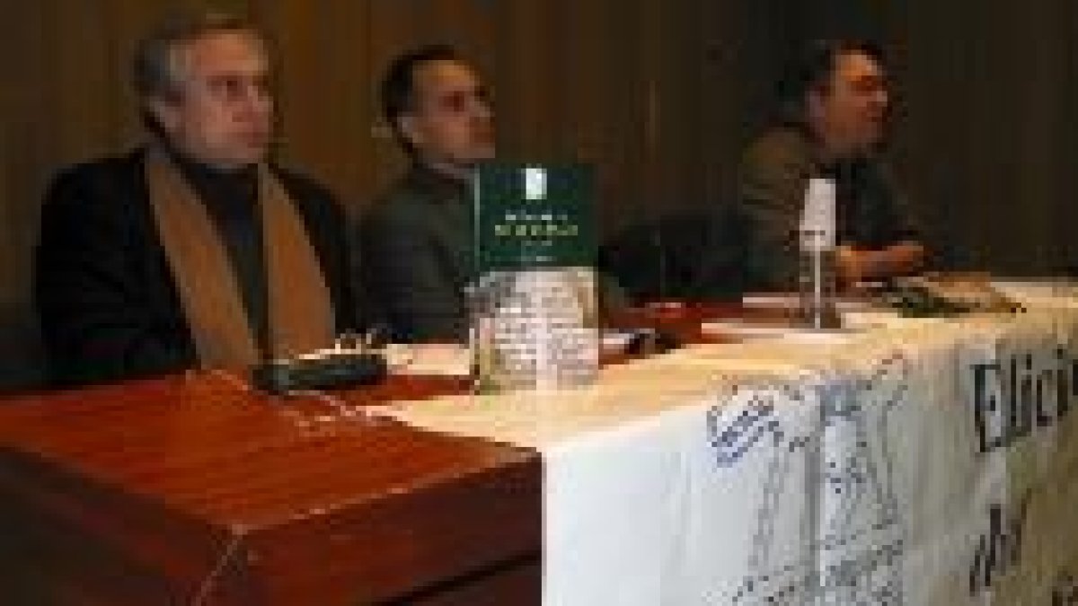 De izquierda a derecha, Tomás Álvarez, Juan José Alonso Perandones y José Antonio Martínez