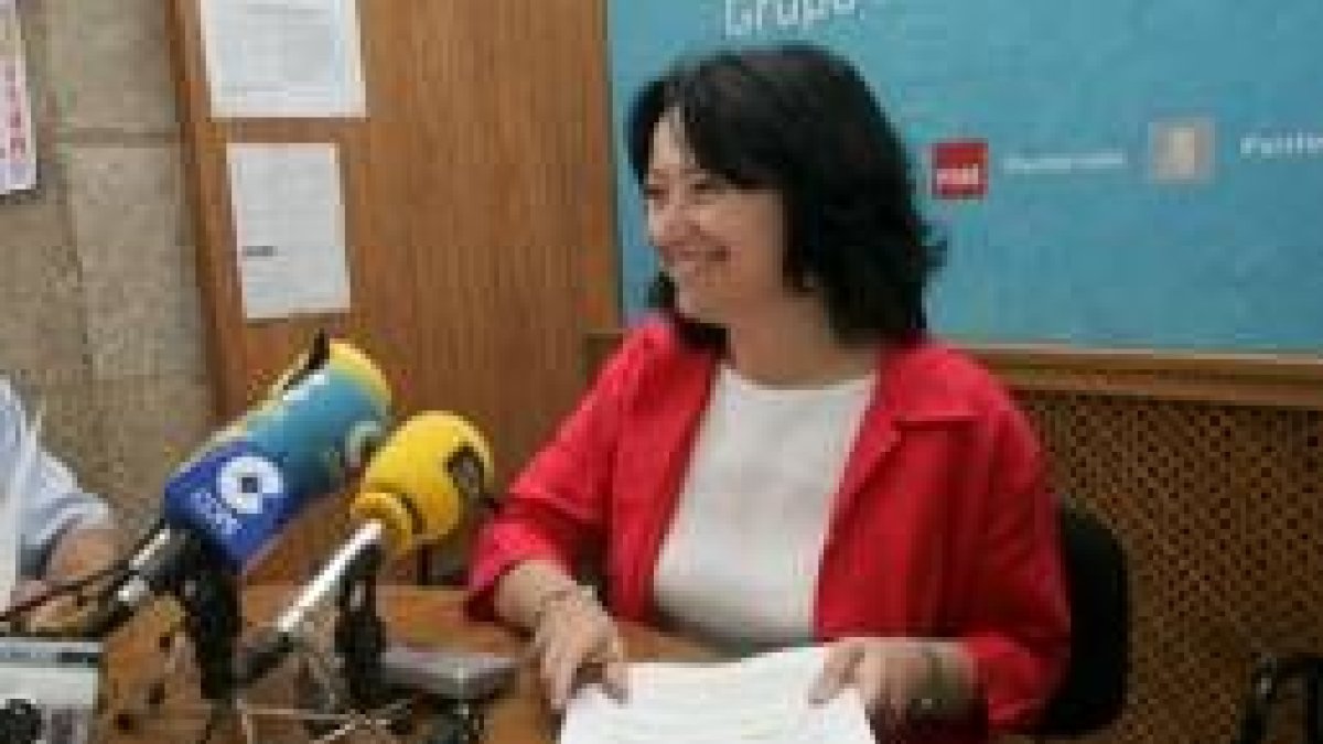 La concejala socialista Ángela Marqués, ayer en el despacho del PSOE en la Casa Consistorial
