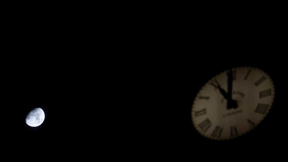 ¿Puedo dormir fuera de casa durante el toque de queda en León?