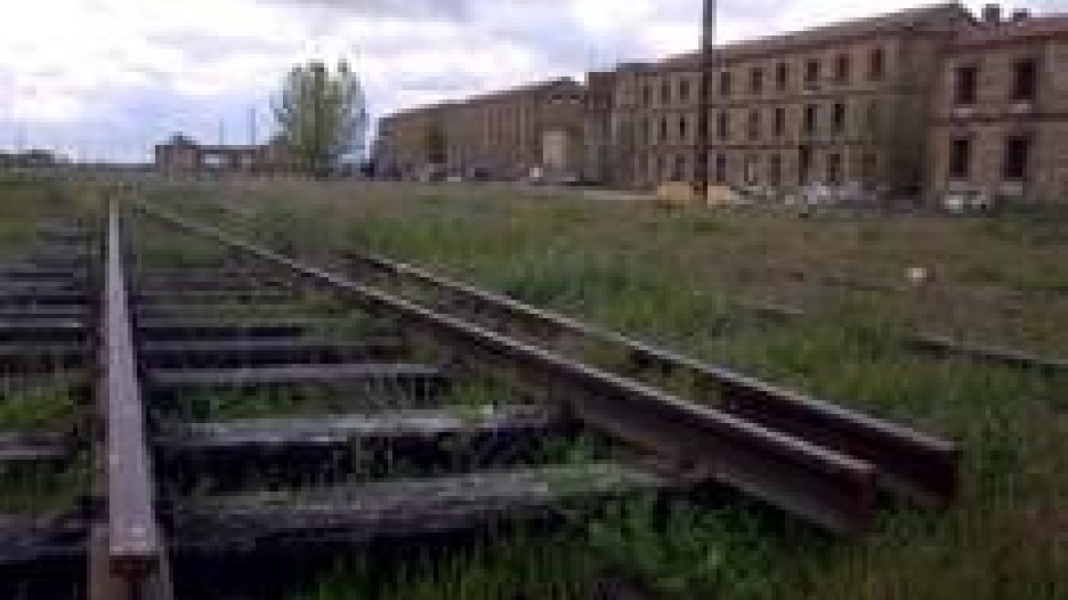 La estación Oeste de Astorga, punto de partida de una vía de tren ahora abandonada