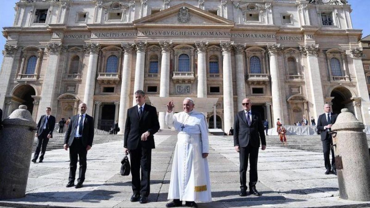 El papa Francisco este miércoles tras presidir la audiencia general en la plaza de San Pedro del Vaticano.